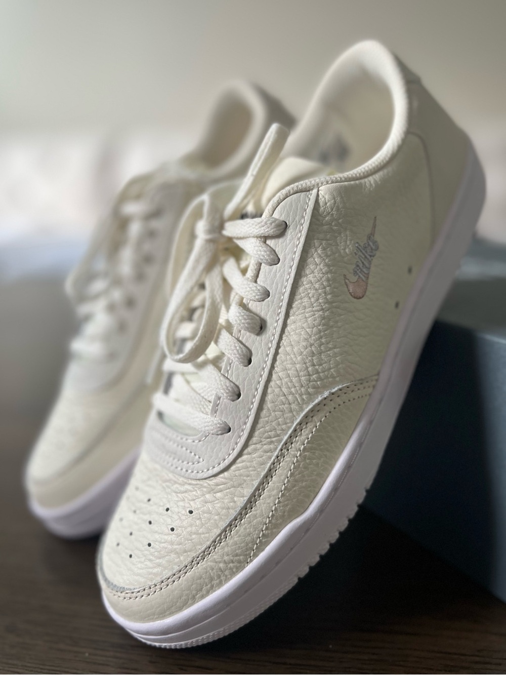 Nike Court Vintage Premium Pale Ivory Leather Sneakers Women’s 9